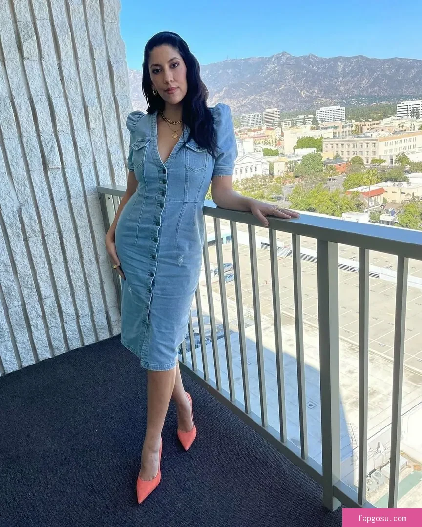 Stephanie Beatriz