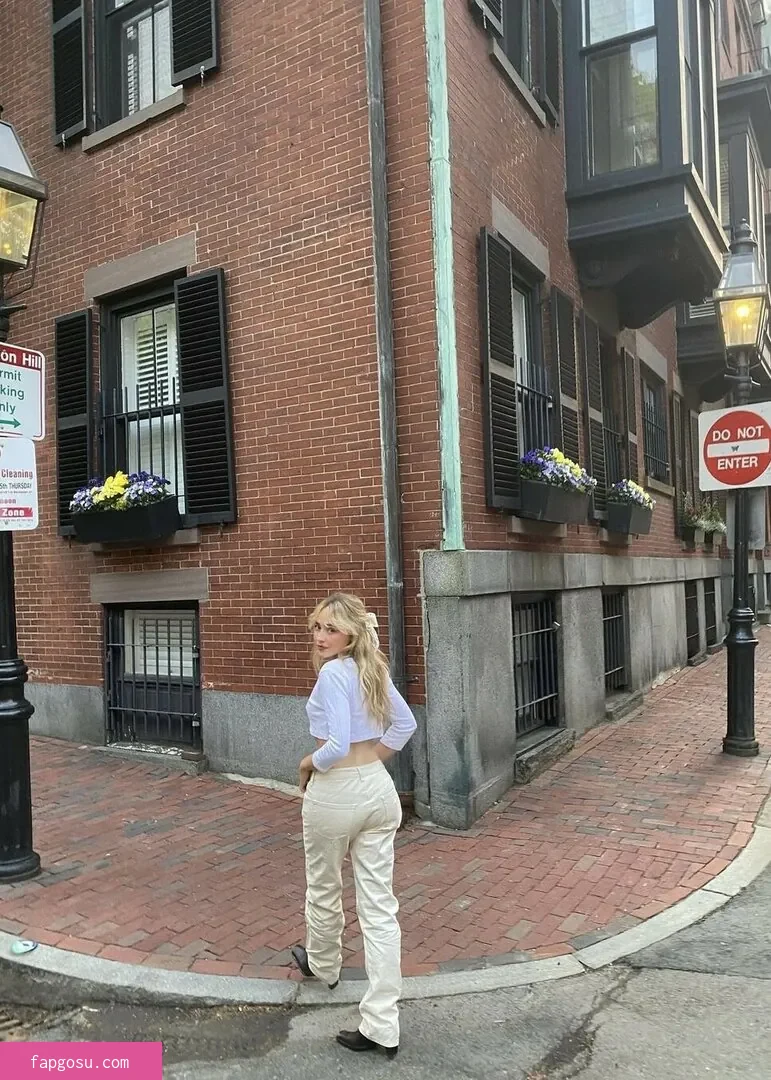 Sabrina Carpenter