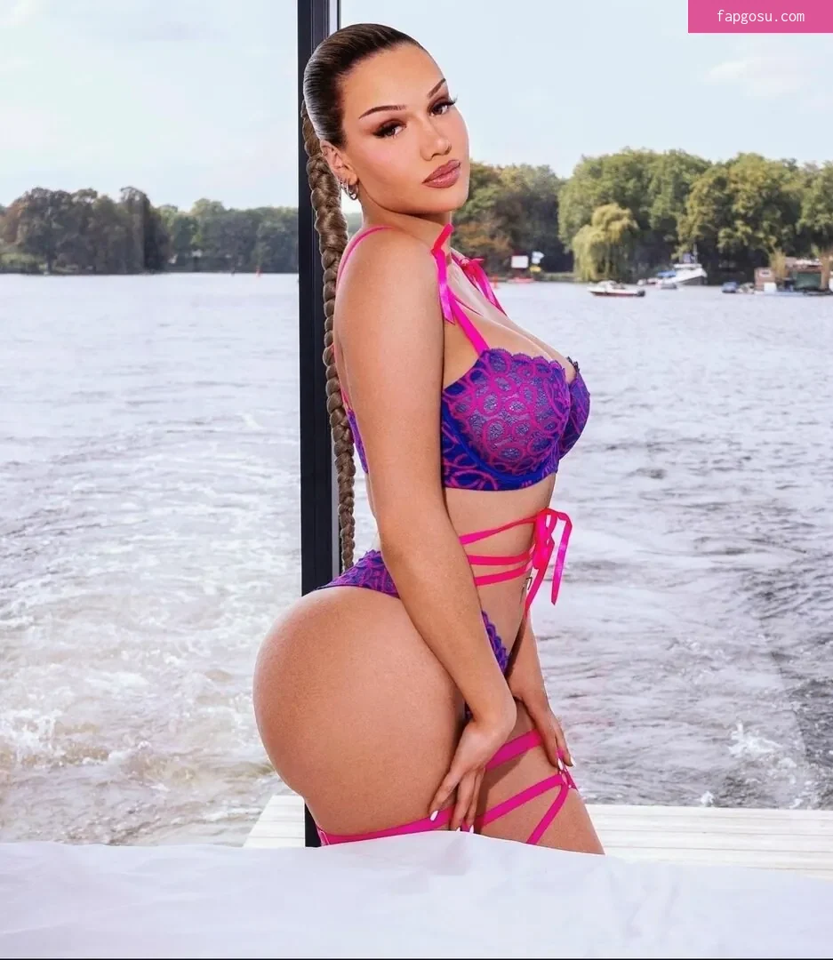 Shirin David