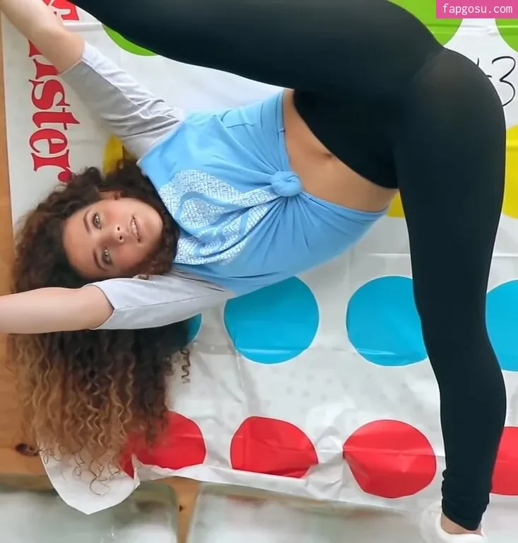 Sofie Dossi