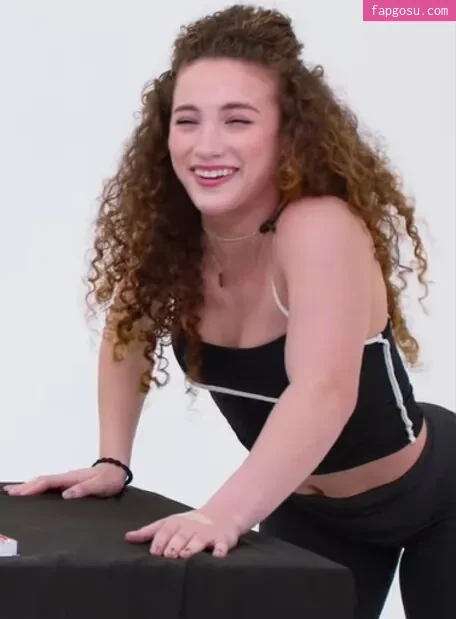 Sofie Dossi