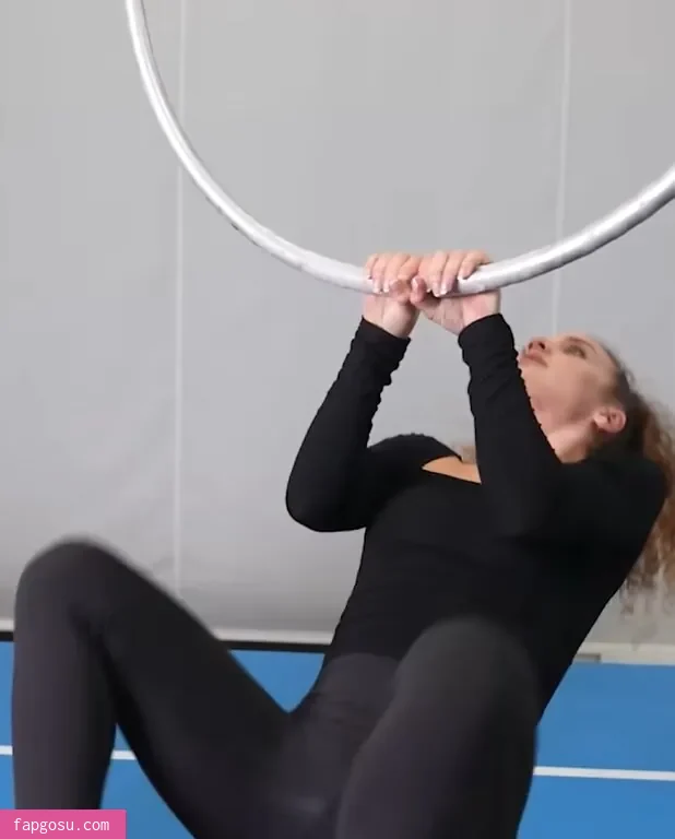 Sofie Dossi