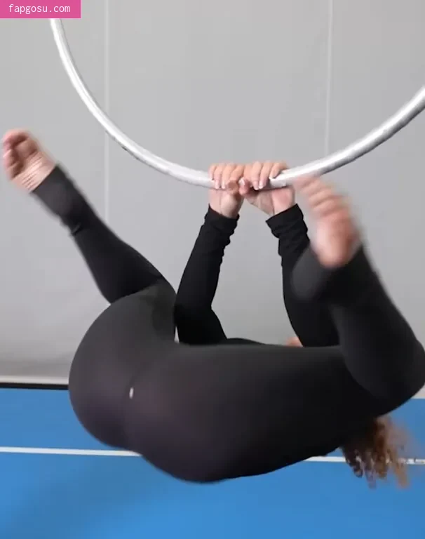 Sofie Dossi
