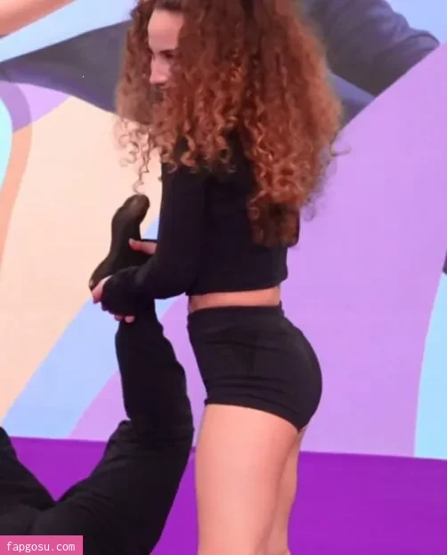 Sofie Dossi
