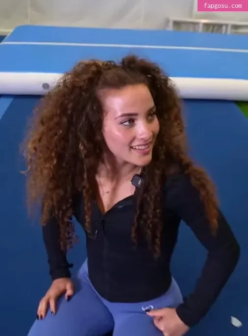 Sofie Dossi