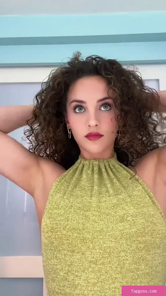 Sofie Dossi