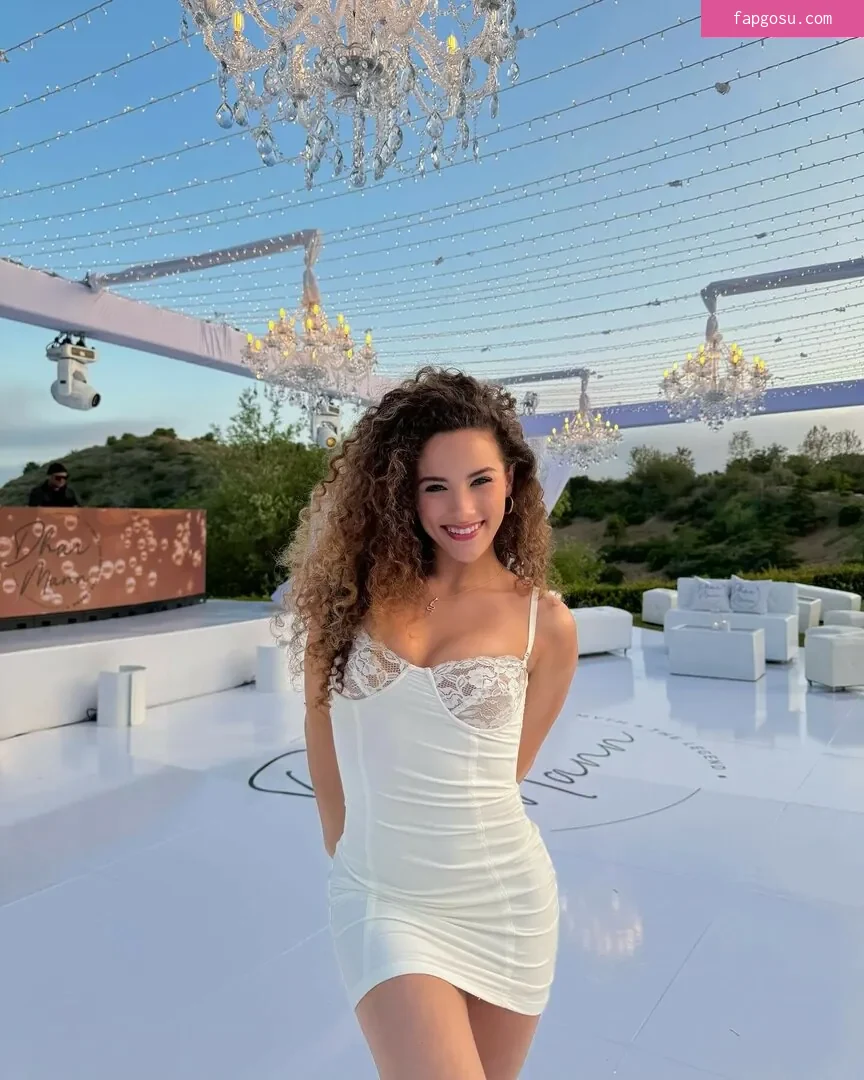 Sofie Dossi