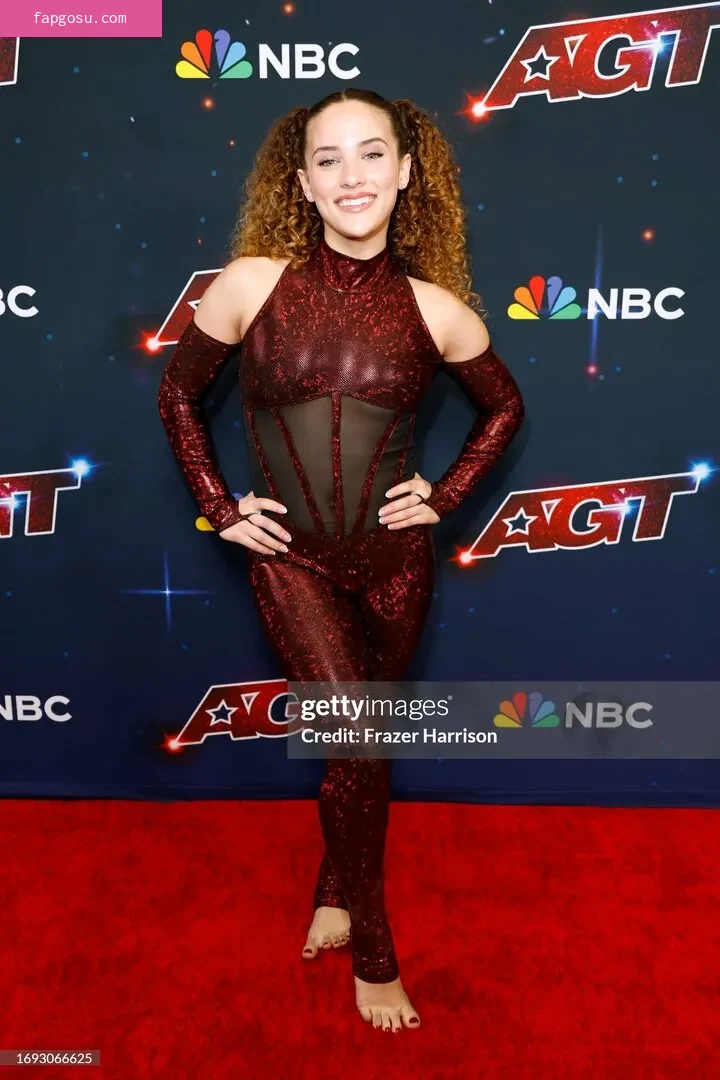 Sofie Dossi