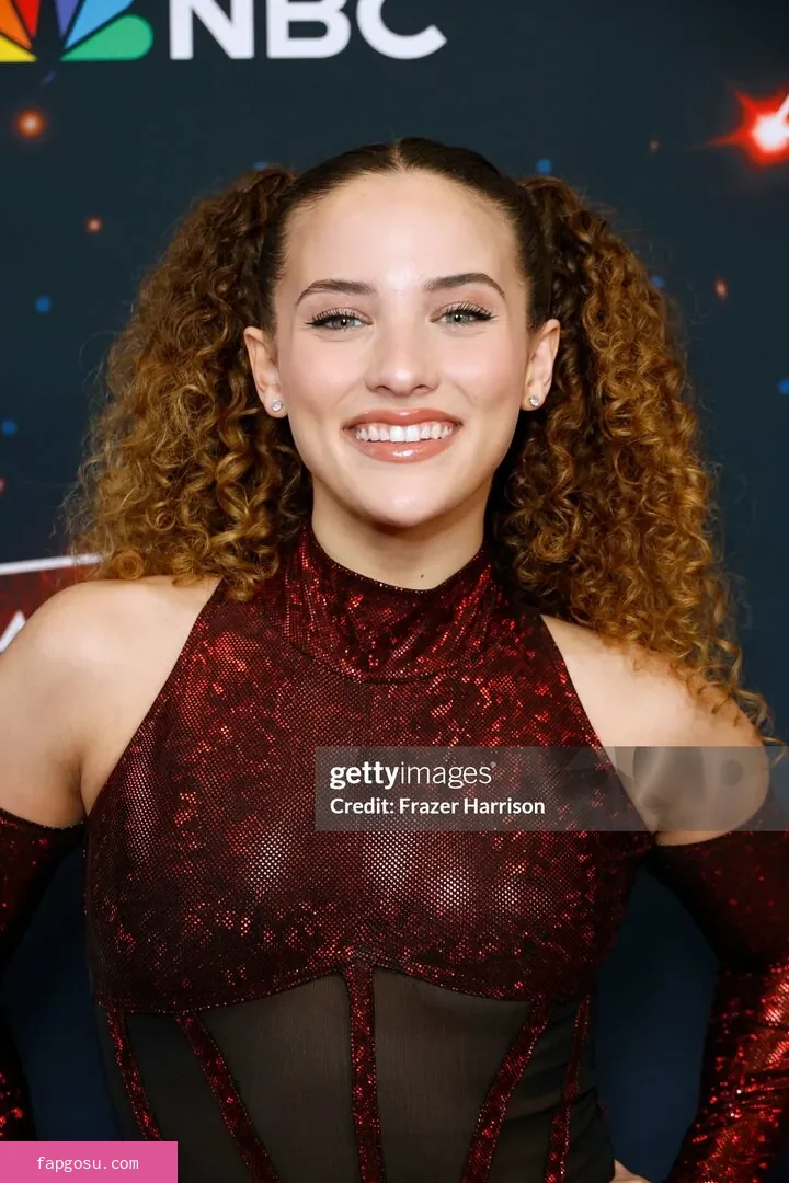 Sofie Dossi