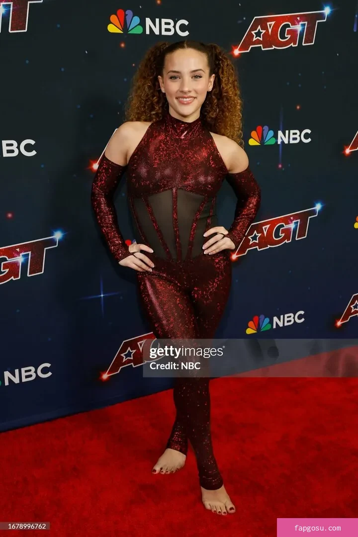 Sofie Dossi