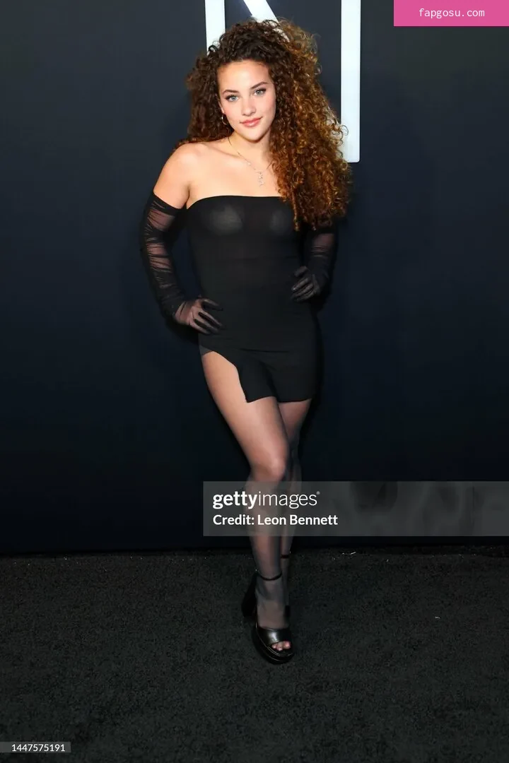 Sofie Dossi