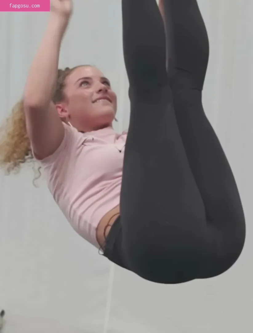 Sofie Dossi