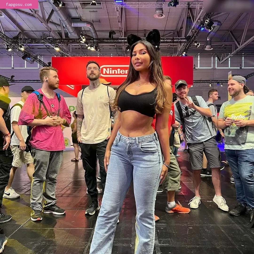 Steph Esther / iamstephalways