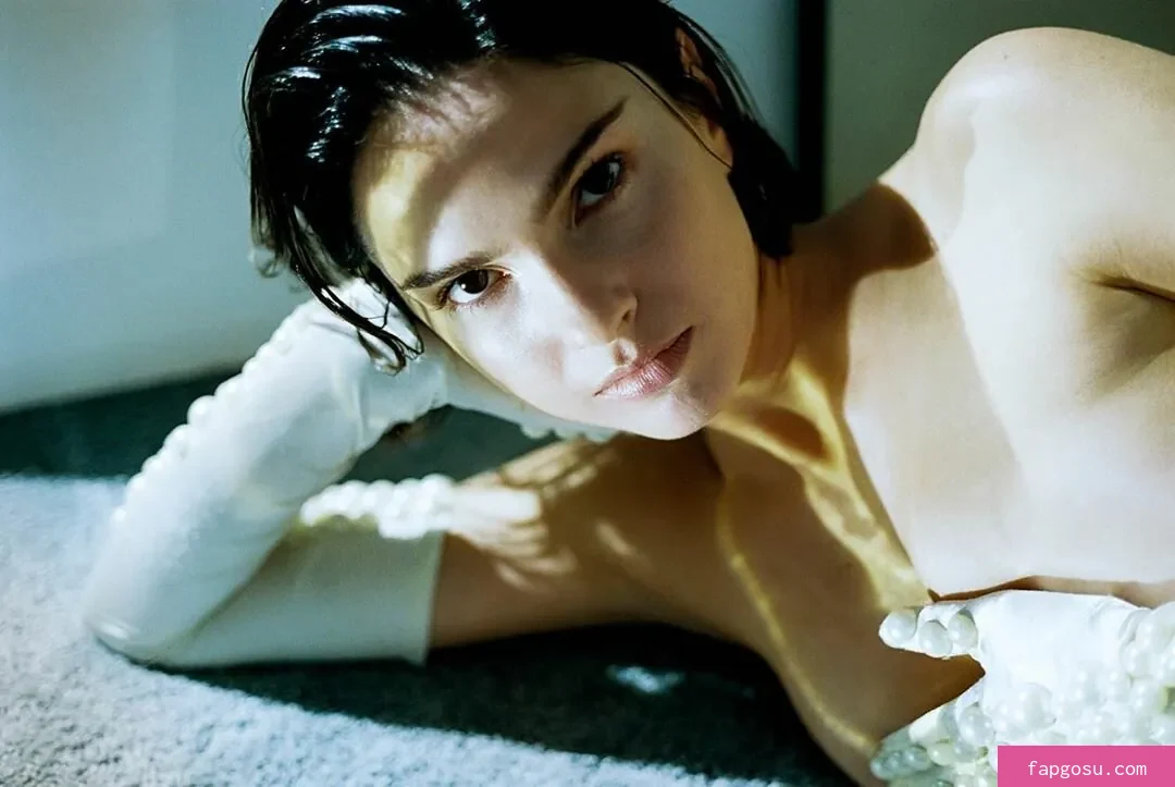 Shelley Hennig