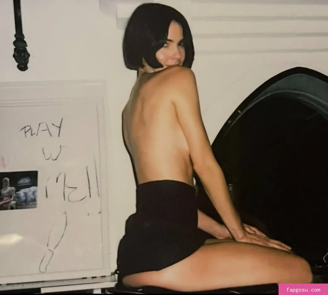 Shelley Hennig