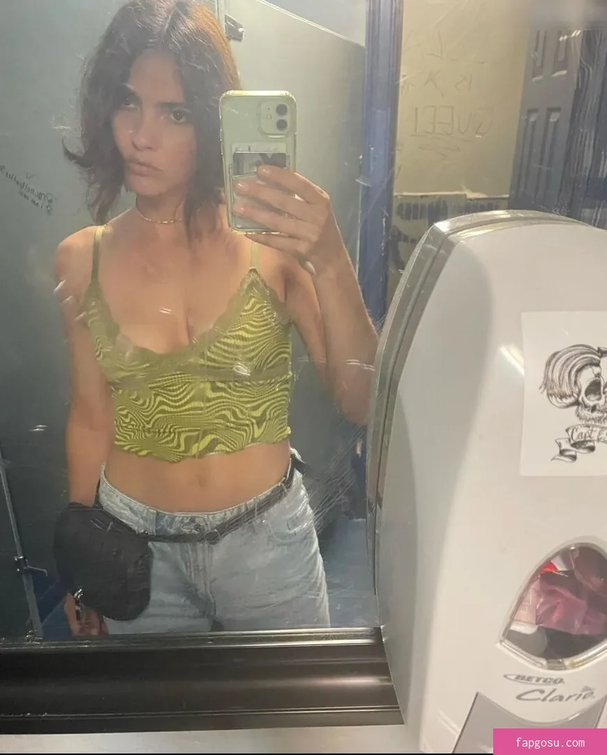 Shelley Hennig