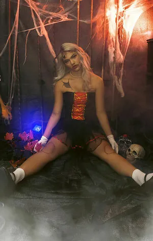 Shelynna content