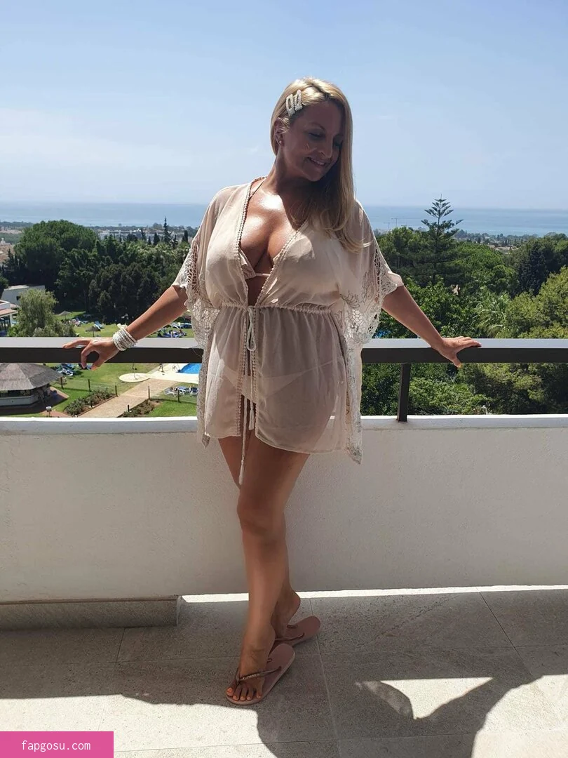 Sally Jaxx