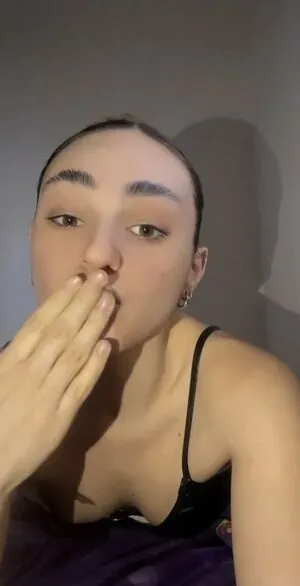 smalljuliii / julilovesdancing content