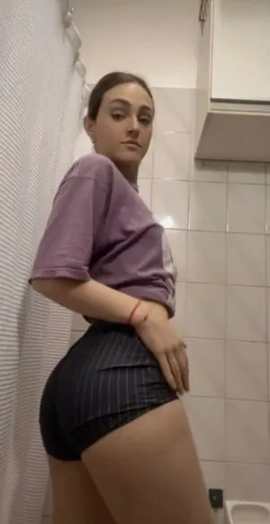 smalljuliii / julilovesdancing content