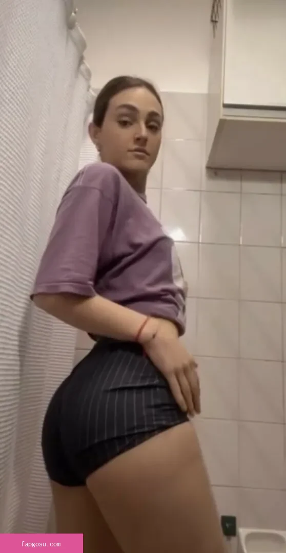 smalljuliii / julilovesdancing