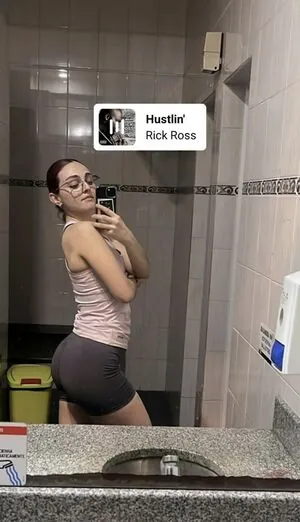 smalljuliii / julilovesdancing content
