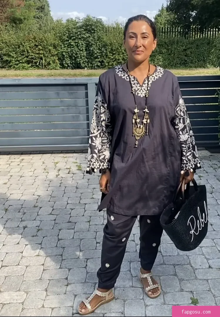 Saira Khan
