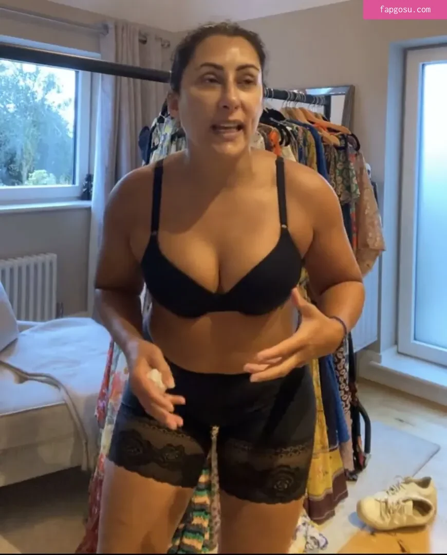 Saira Khan
