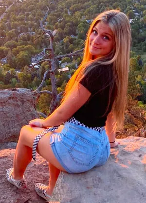 Sarah Lindstrom