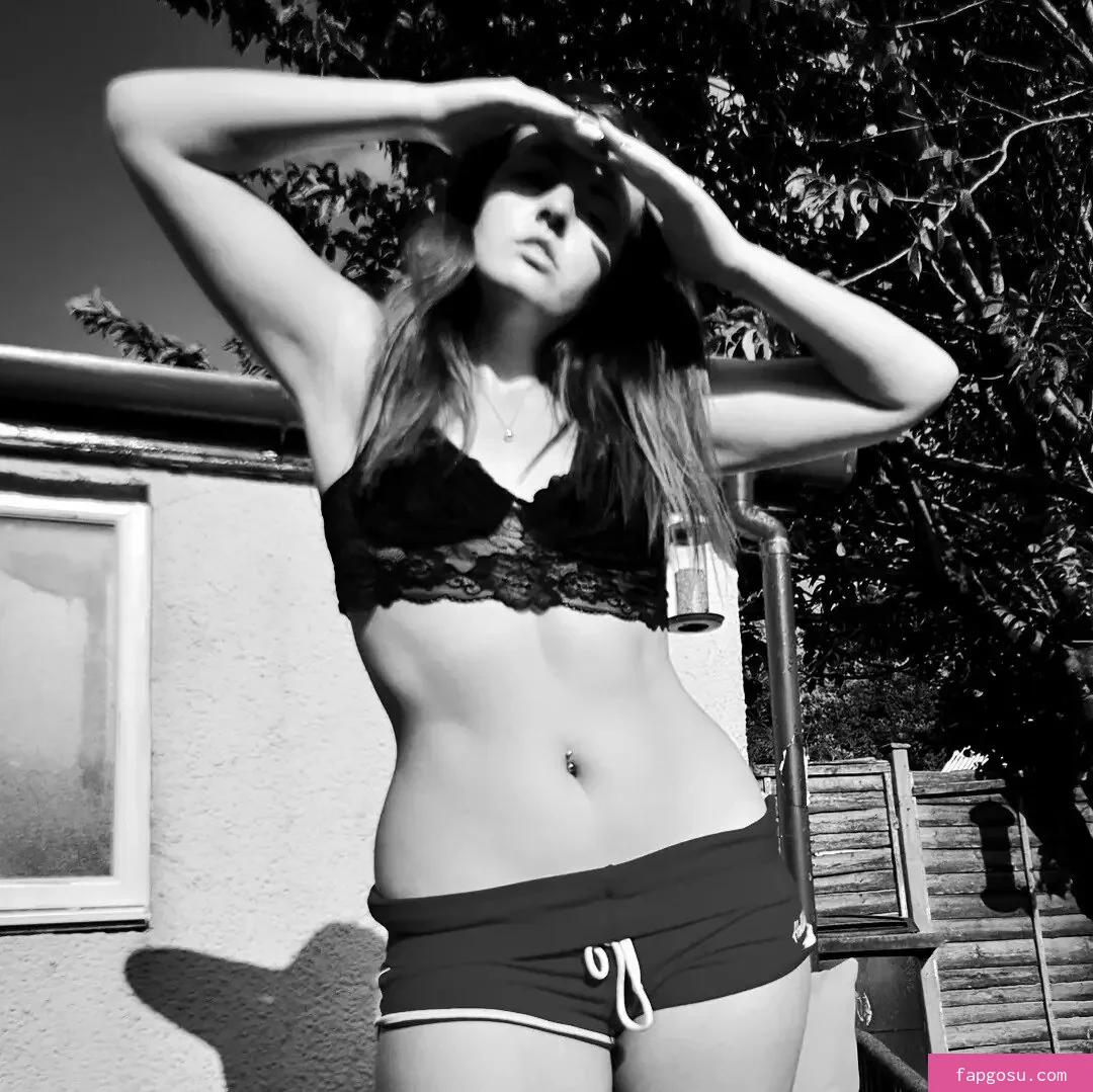Suzy Lu - Photo #4