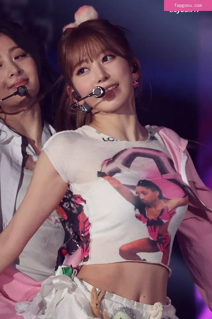 Sakura Miyawaki 宮脇 咲良