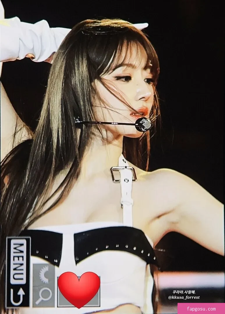 Sakura Miyawaki 宮脇 咲良