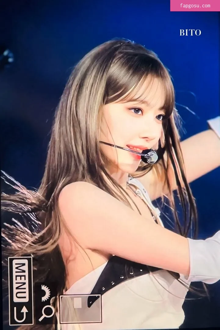 Sakura Miyawaki 宮脇 咲良