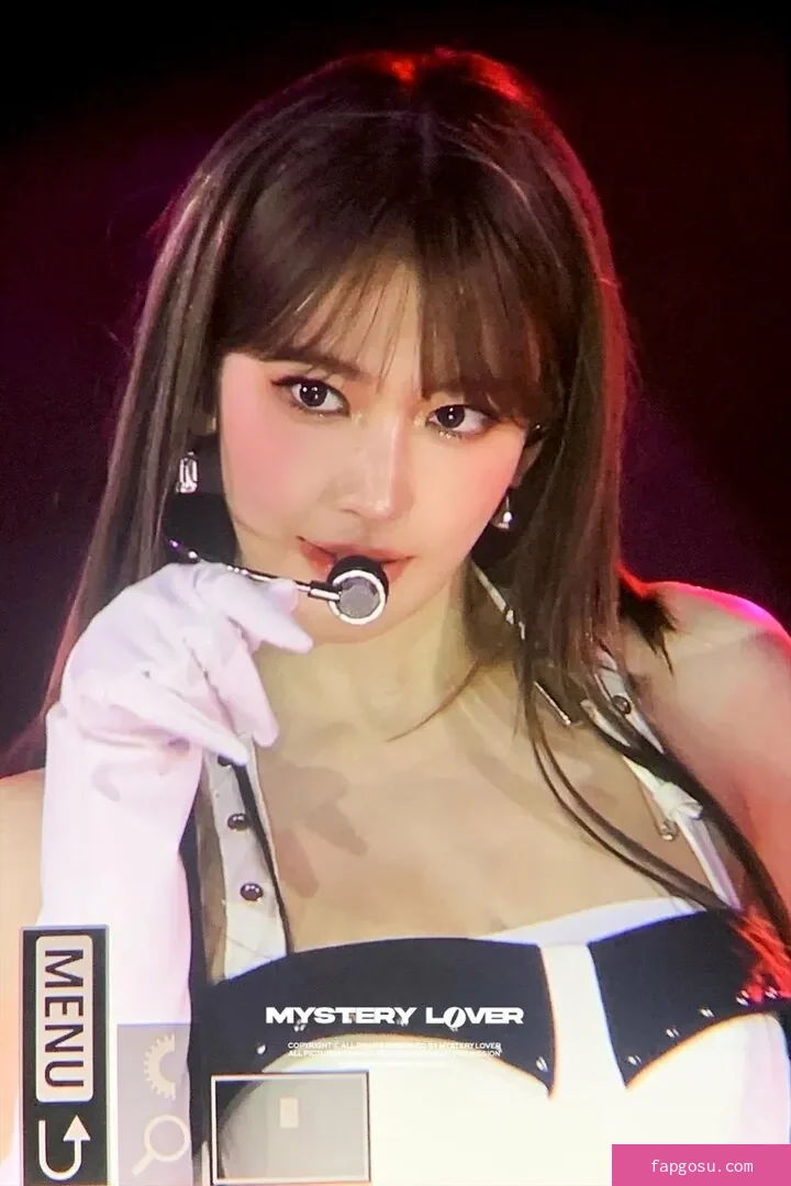 Sakura Miyawaki 宮脇 咲良