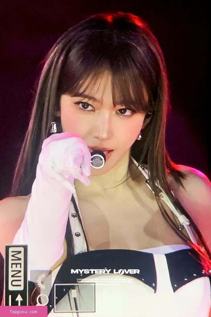 Sakura Miyawaki 宮脇 咲良