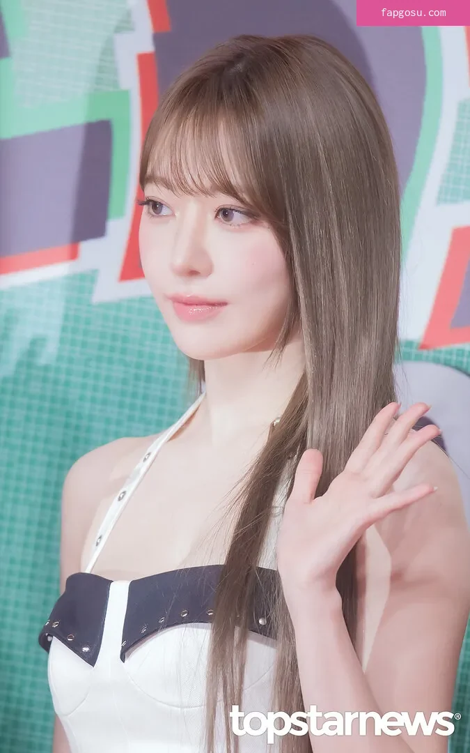 Sakura Miyawaki 宮脇 咲良