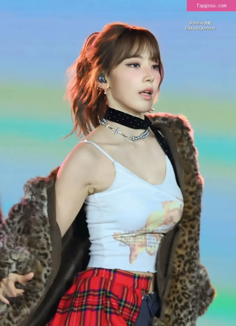 Sakura Miyawaki 宮脇 咲良
