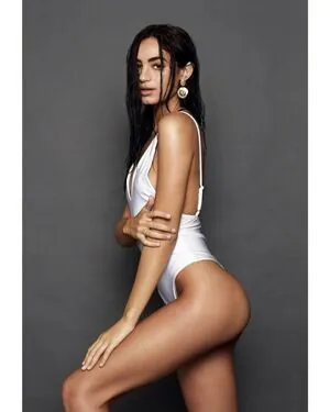 Sarah Mollica content