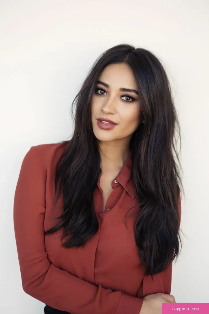 Shay Mitchell - Photo #137