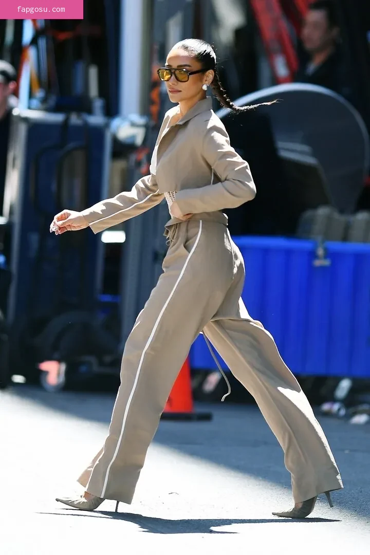 Shay Mitchell - Photo #335