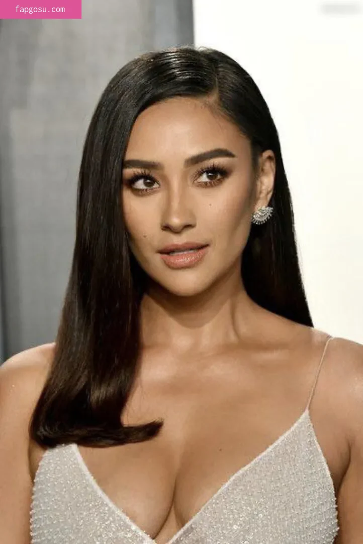 Shay Mitchell - Photo #358