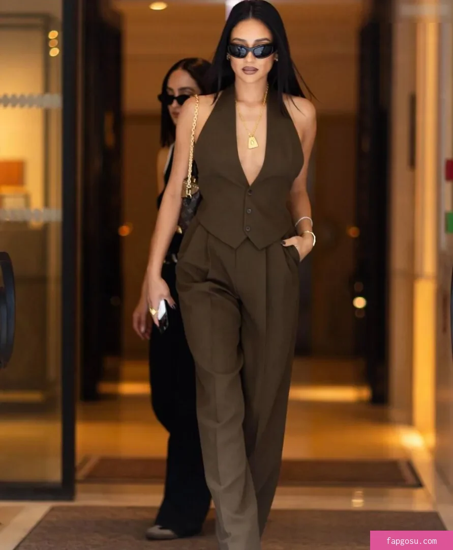 Shay Mitchell - Photo #382