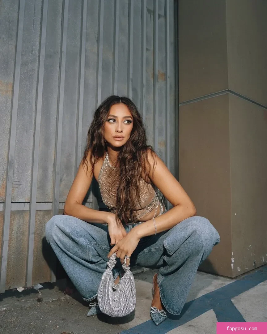 Shay Mitchell - Photo #422