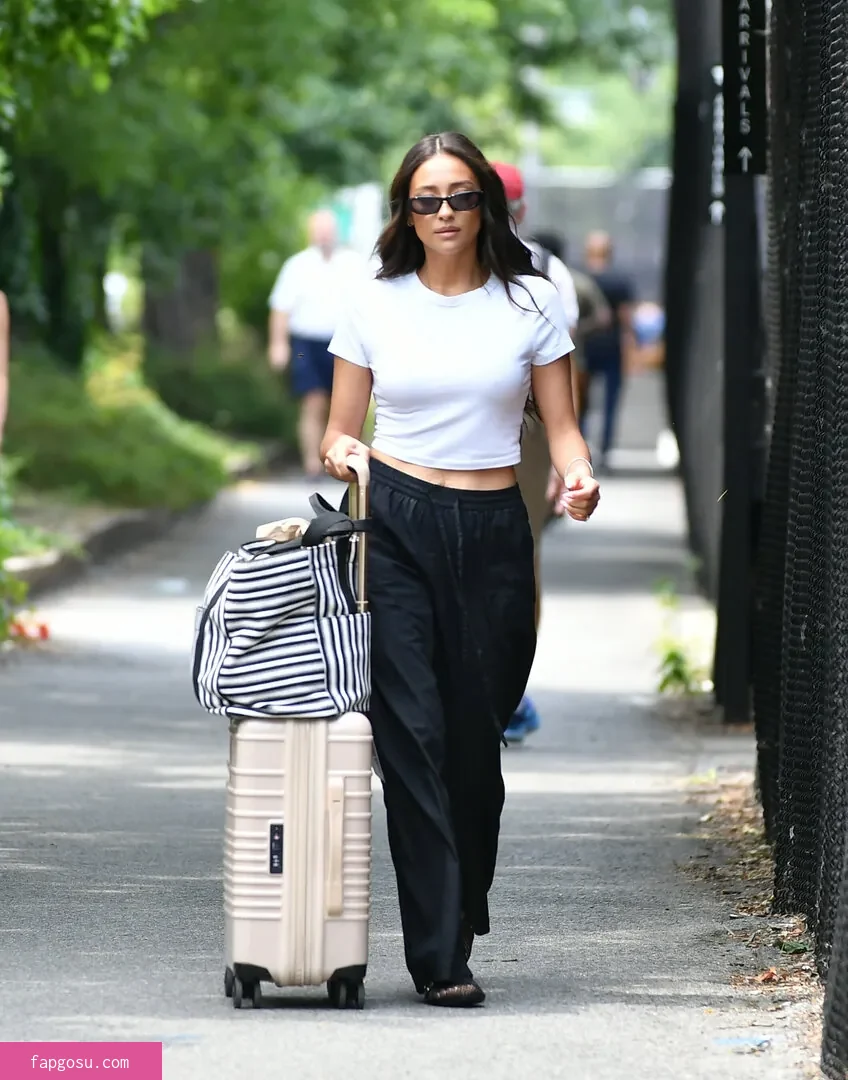 Shay Mitchell - Photo #431