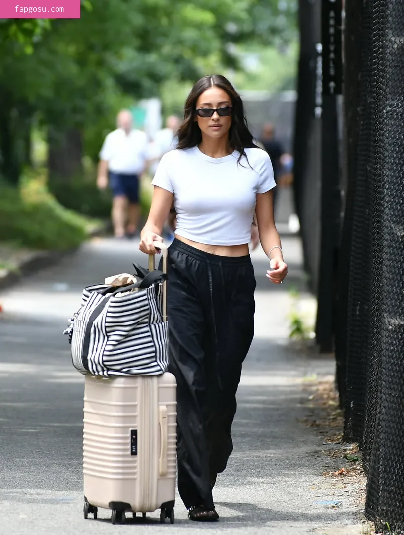 Shay Mitchell - Photo #435