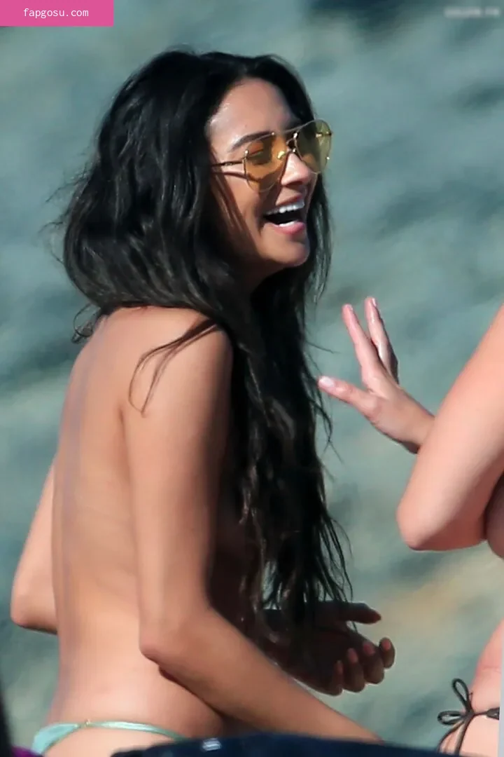 Shay Mitchell - Photo #570