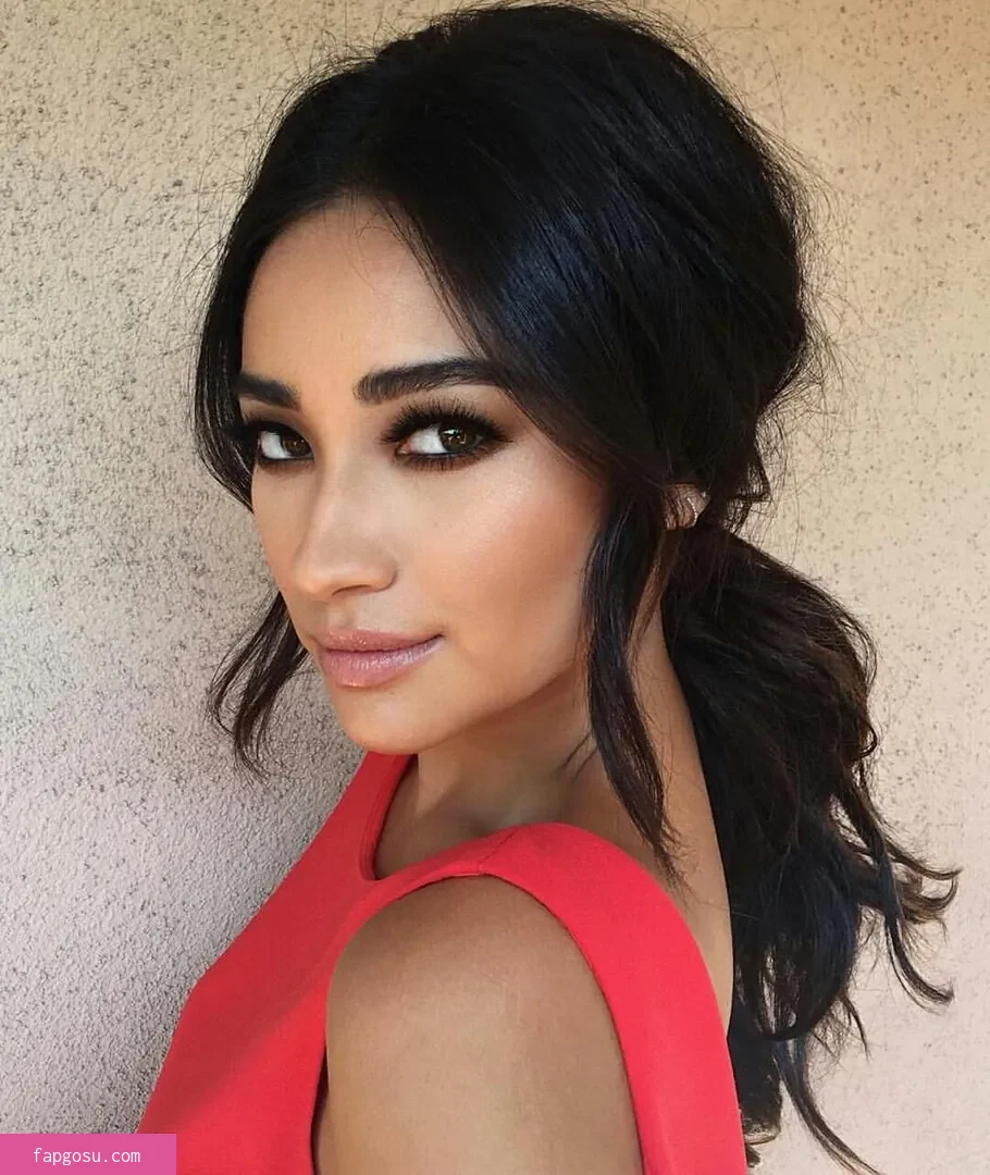 Shay Mitchell