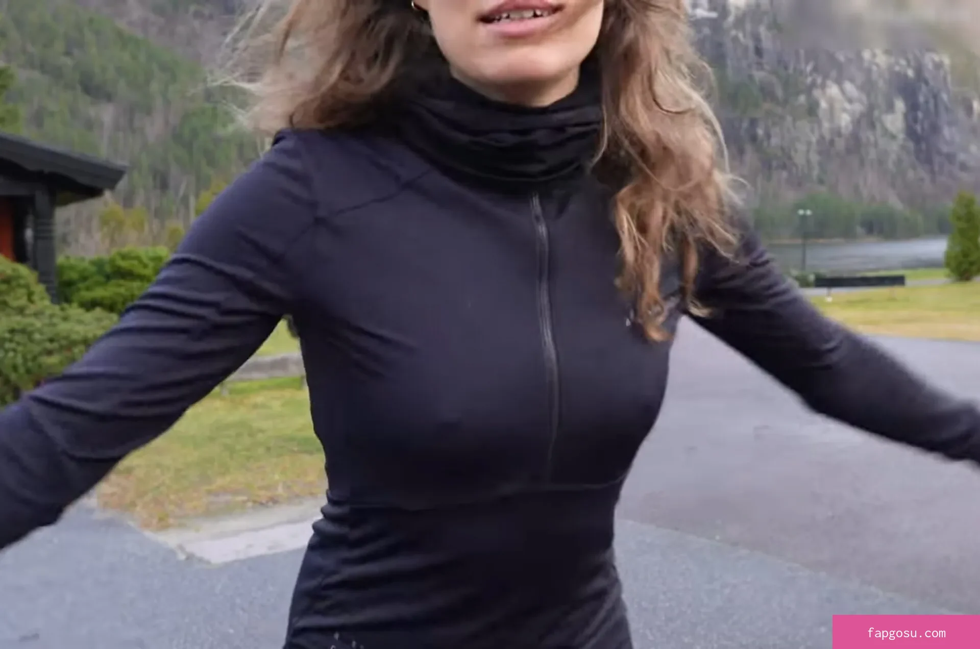 Sabrina Outdoor