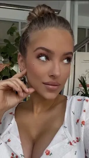 Sophie Pawlica content