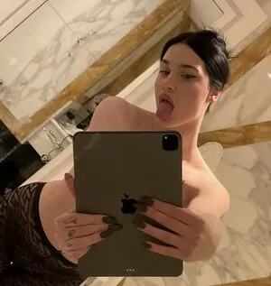 Symone Ryley content